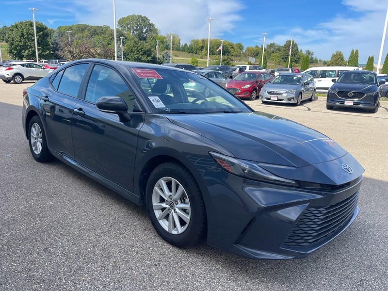 Toyota Camry Vehicle Image 02