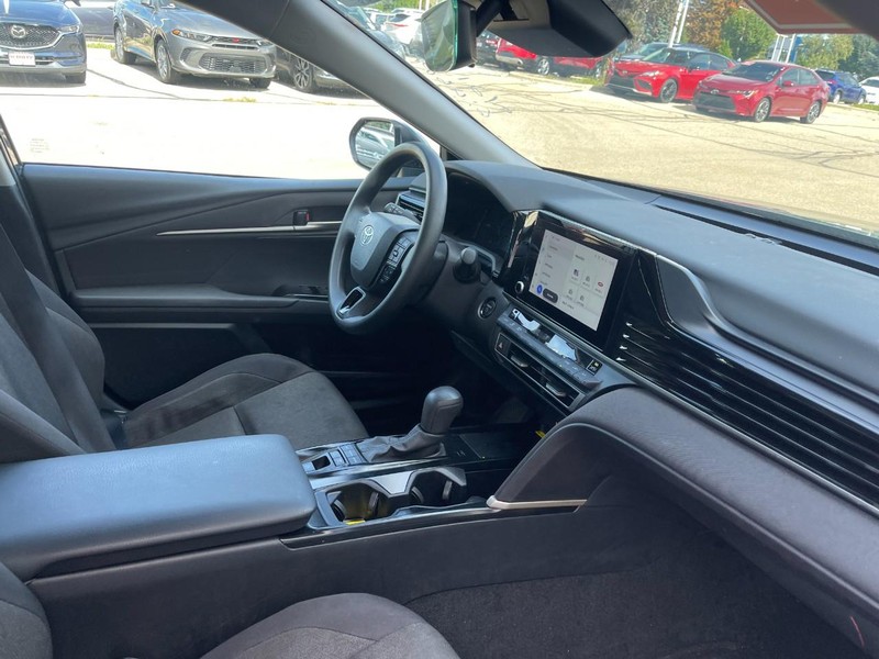 Toyota Camry Vehicle Image 03