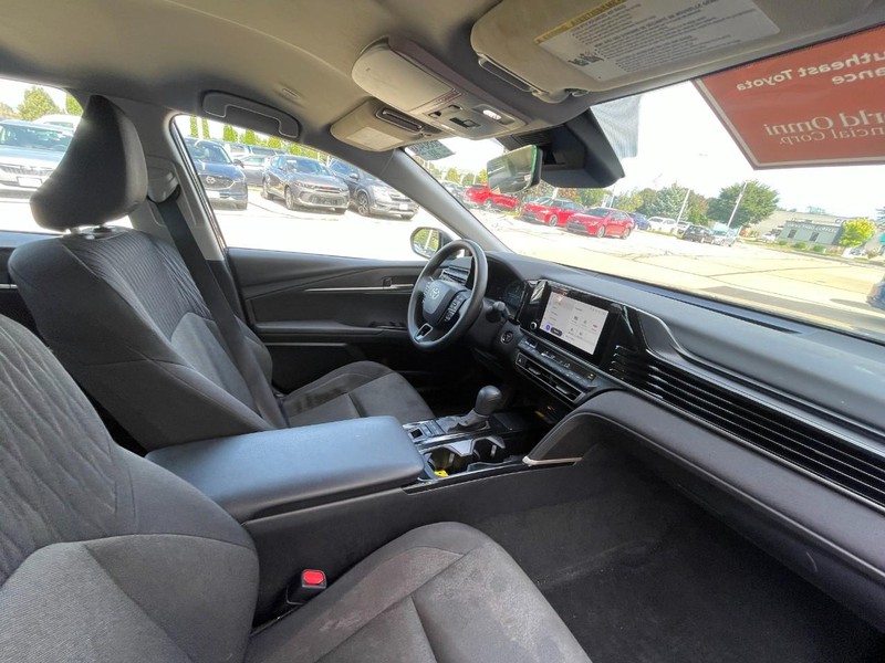 Toyota Camry Vehicle Image 05