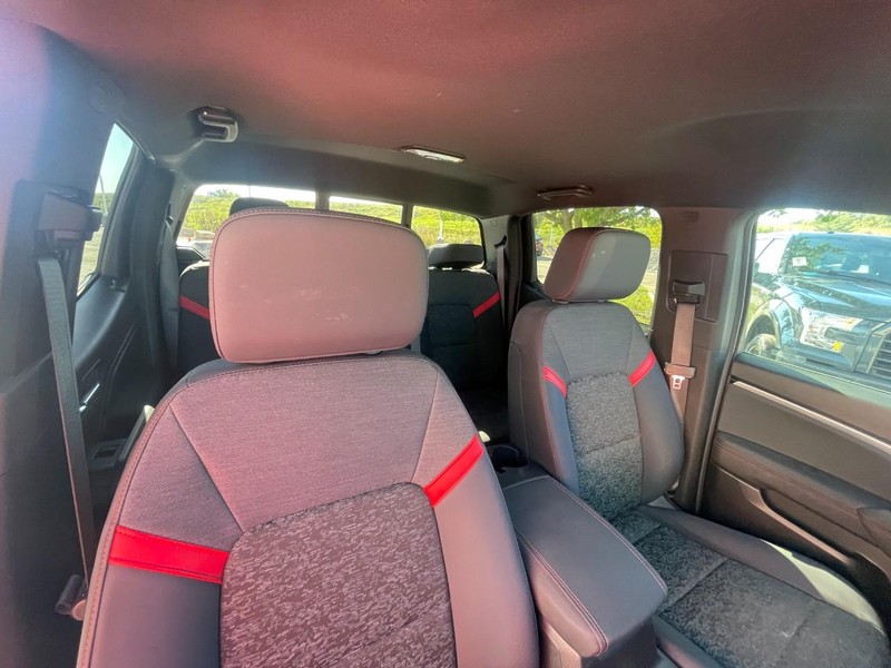 Chevrolet Colorado Vehicle Image 04