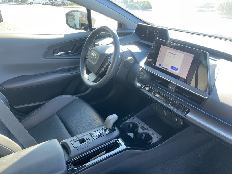 Toyota Prius Vehicle Image 02