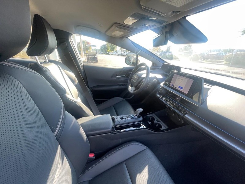 Toyota Prius Vehicle Image 03