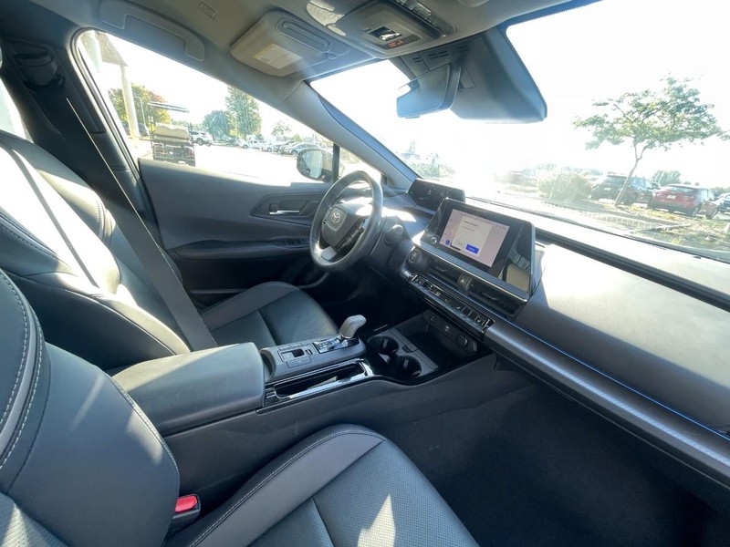 Toyota Prius Vehicle Image 05