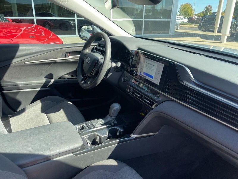 Toyota Camry Vehicle Image 02