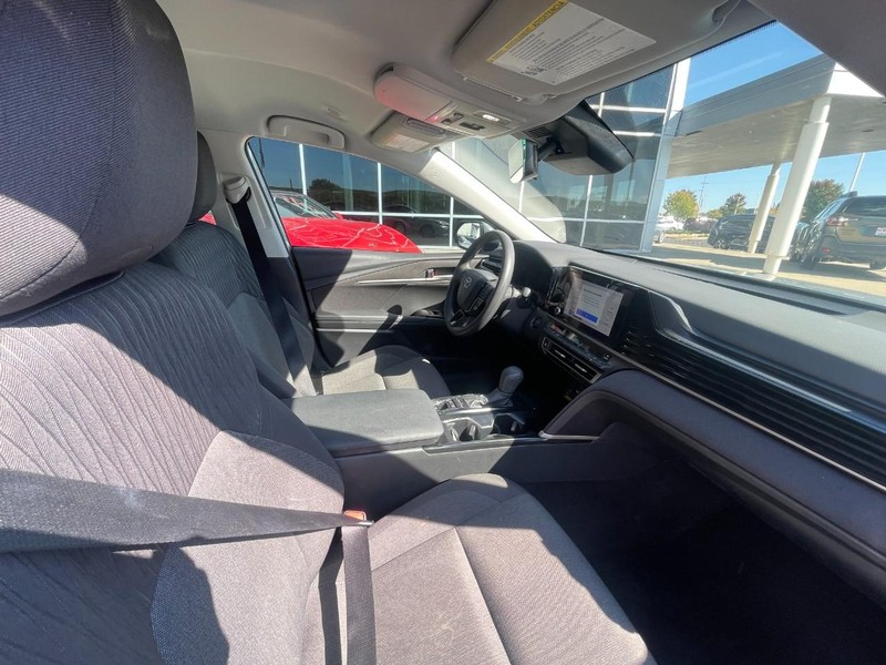 Toyota Camry Vehicle Image 03