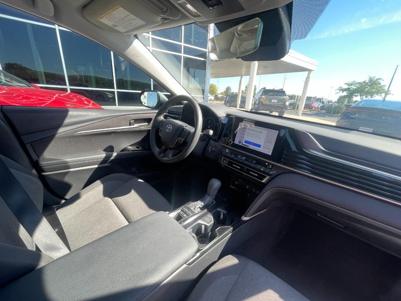 Toyota Camry Vehicle Image 05
