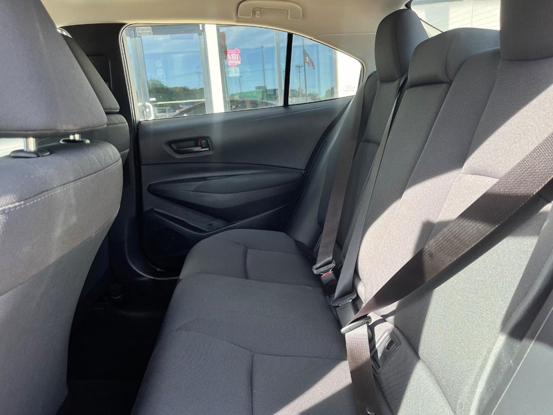 Toyota Corolla Vehicle Image 15