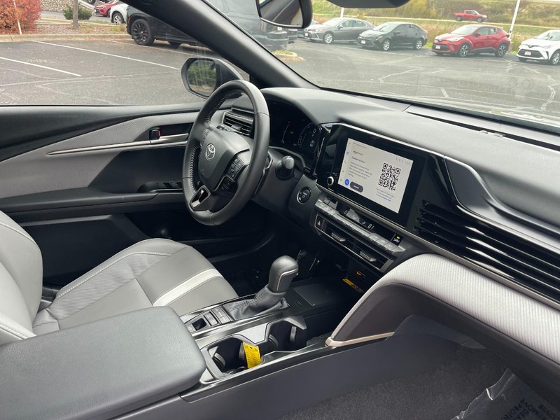 Toyota Camry Vehicle Image 09