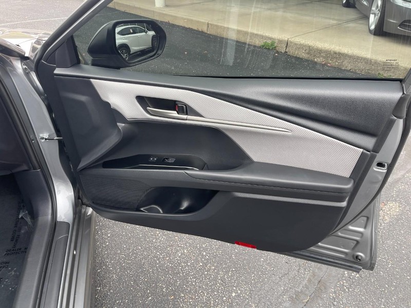 Toyota Camry Vehicle Image 11