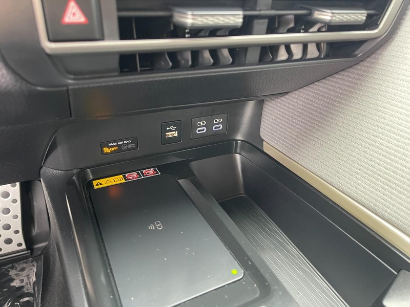 Toyota Camry Vehicle Image 30