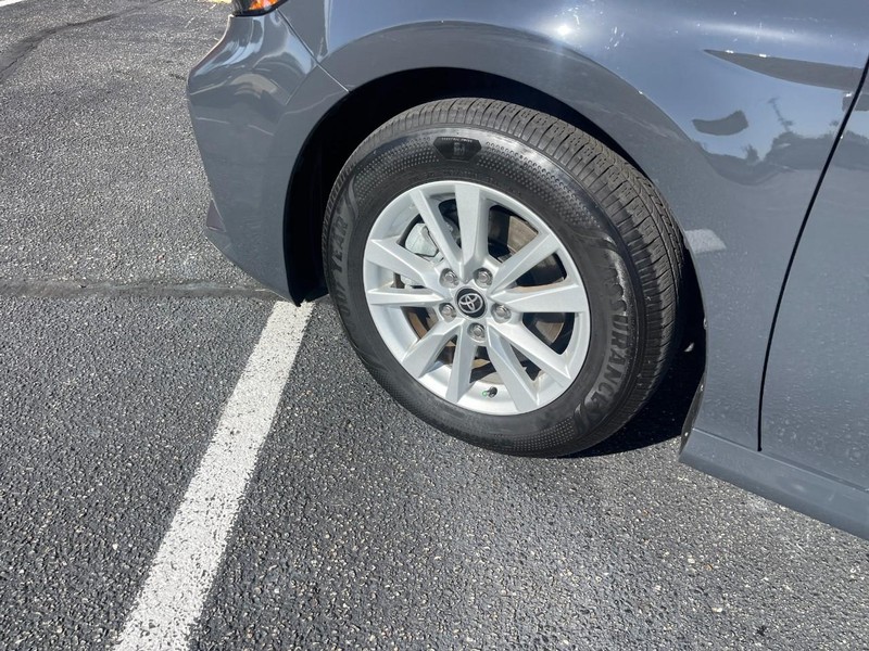 Toyota Camry Vehicle Image 06