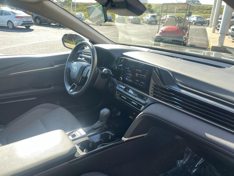 Toyota Camry Vehicle Image 09