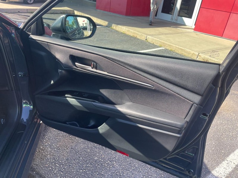 Toyota Camry Vehicle Image 11