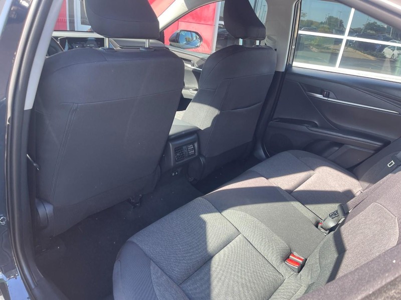 Toyota Camry Vehicle Image 14