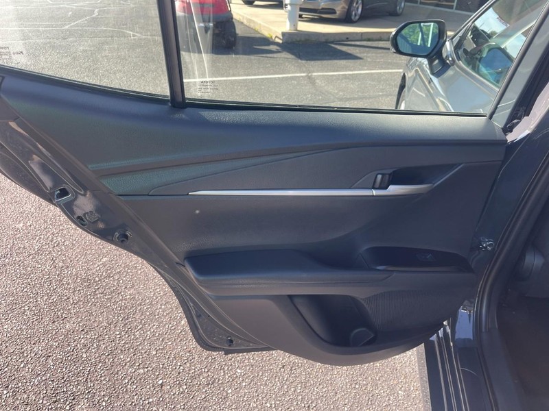Toyota Camry Vehicle Image 15