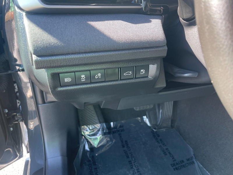 Toyota Camry Vehicle Image 18