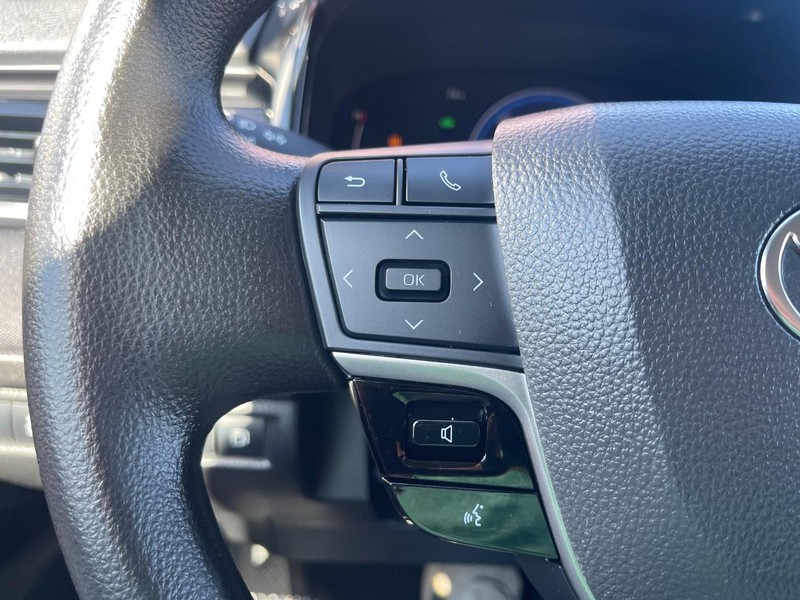 Toyota Camry Vehicle Image 20