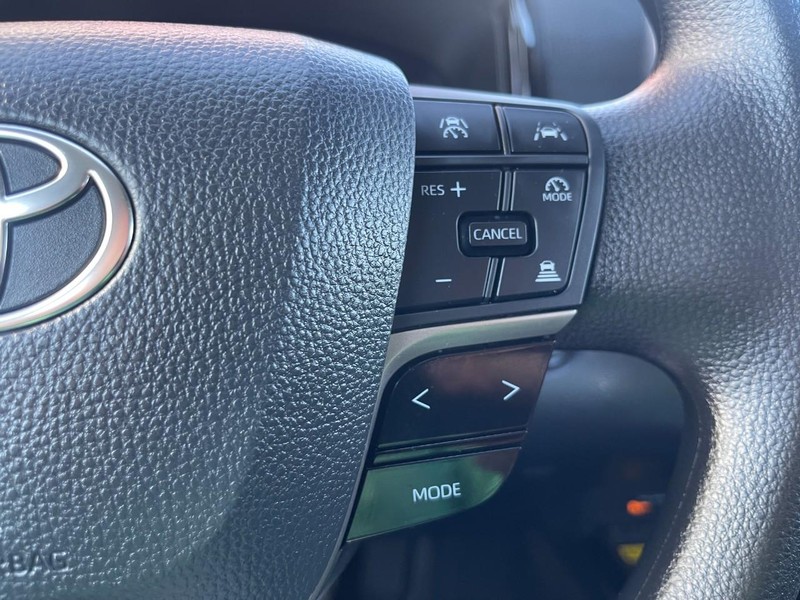 Toyota Camry Vehicle Image 21