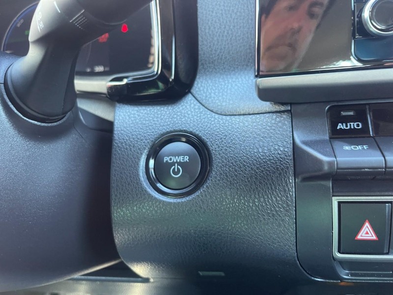 Toyota Camry Vehicle Image 23