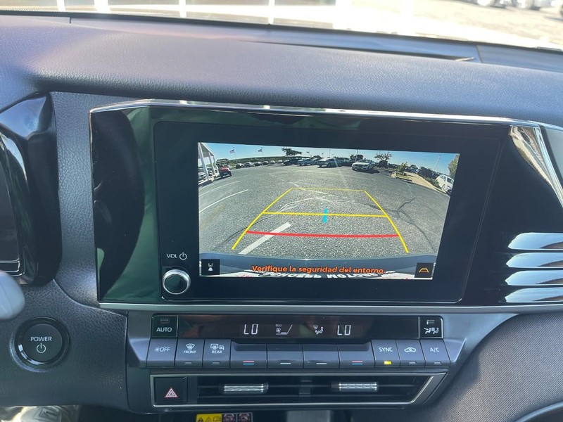 Toyota Camry Vehicle Image 24