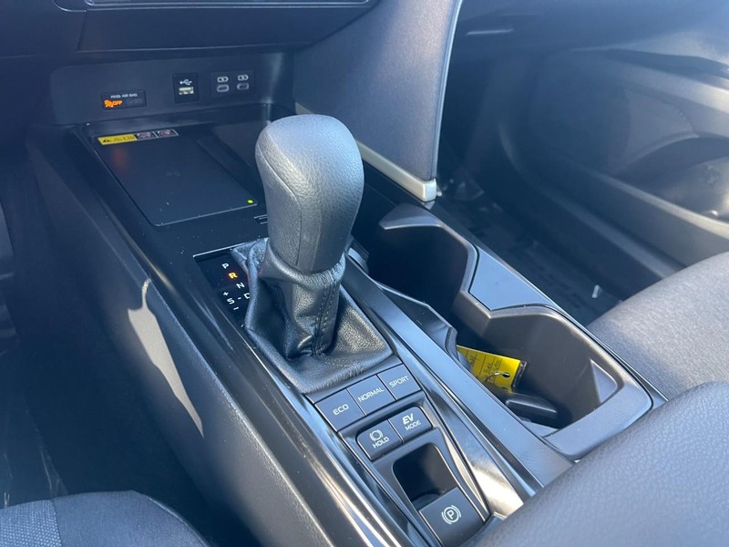 Toyota Camry Vehicle Image 25