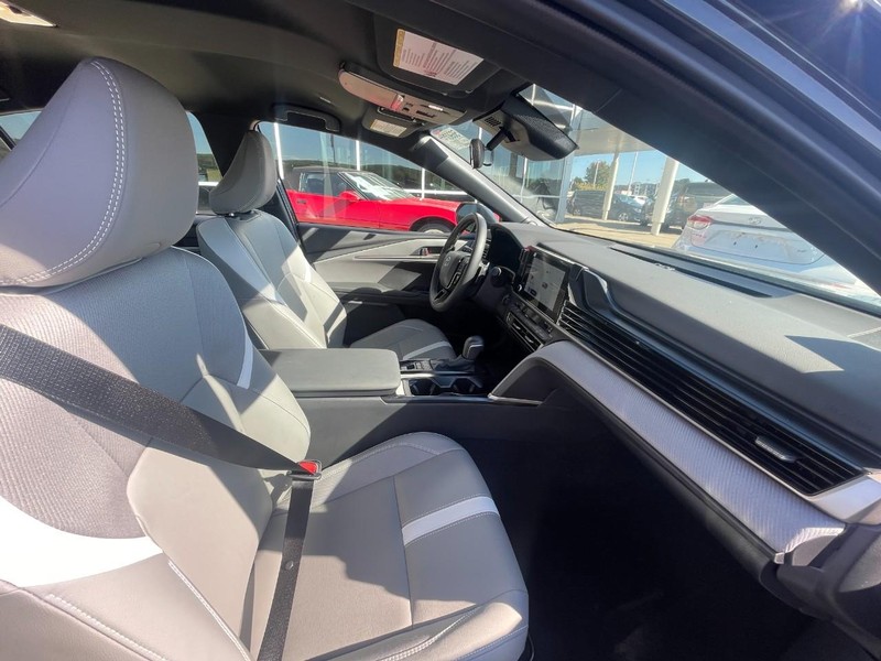 Toyota Camry Vehicle Image 06