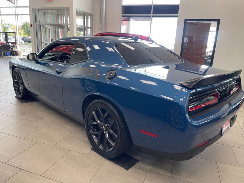 Dodge Challenger Vehicle Image 04