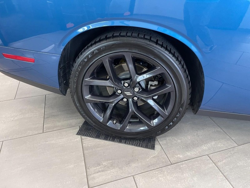 Dodge Challenger Vehicle Image 08