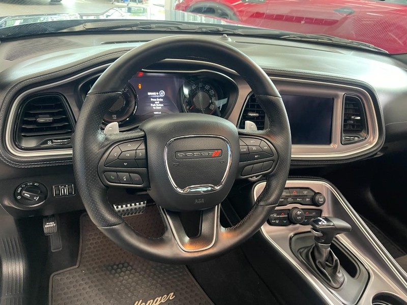 Dodge Challenger Vehicle Image 17