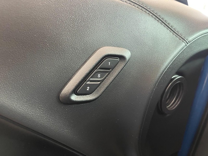 Dodge Challenger Vehicle Image 32