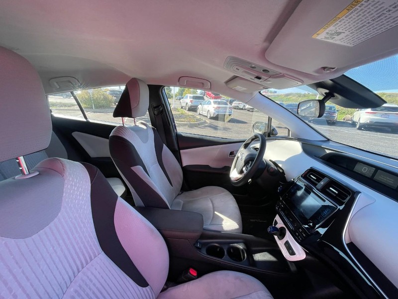 Toyota Prius Vehicle Image 03