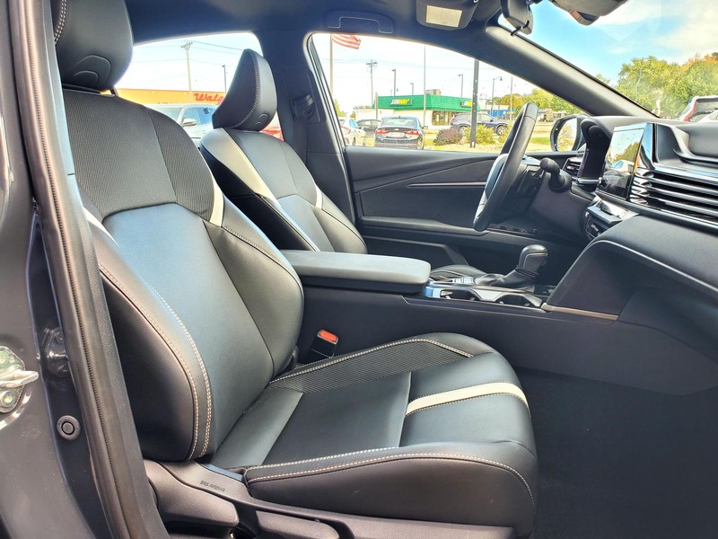 Toyota Camry Vehicle Image 13