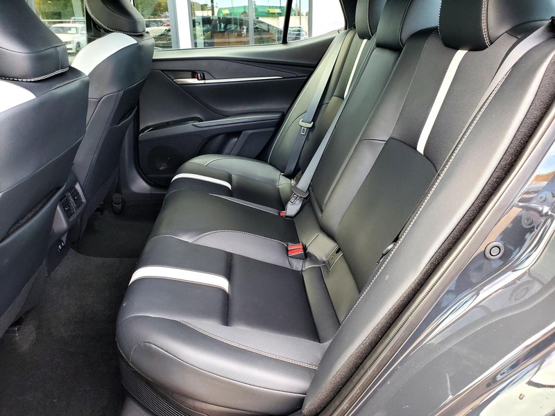 Toyota Camry Vehicle Image 15