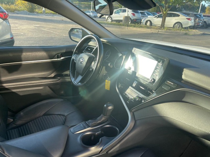 Toyota Camry Vehicle Image 02