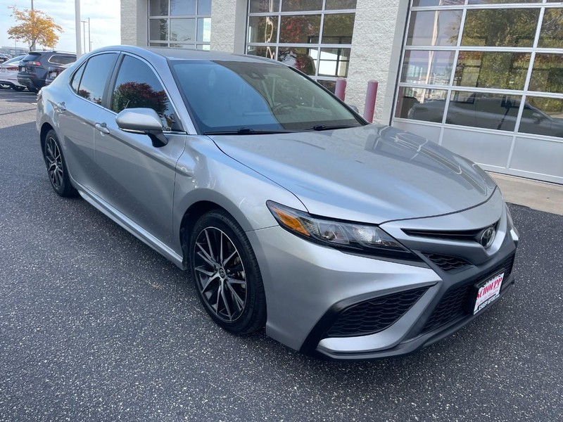 Toyota Camry Vehicle Image 02