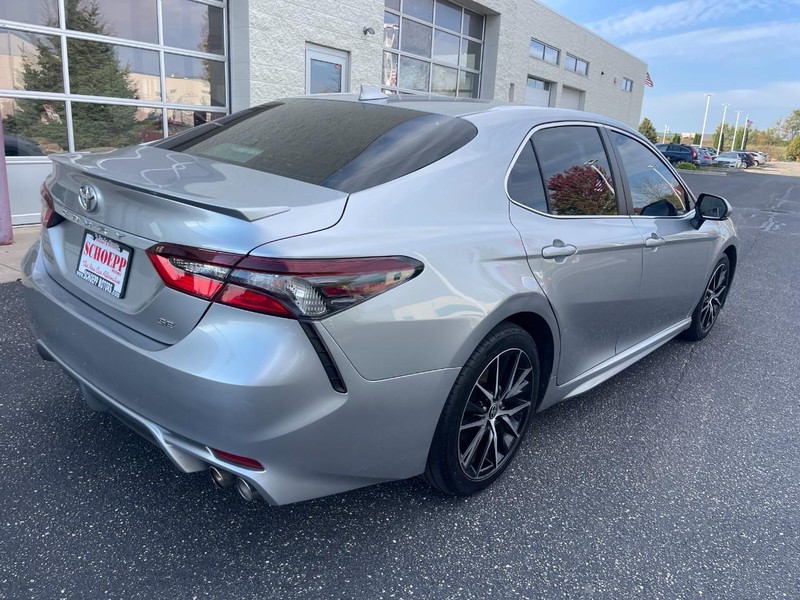 Toyota Camry Vehicle Image 03