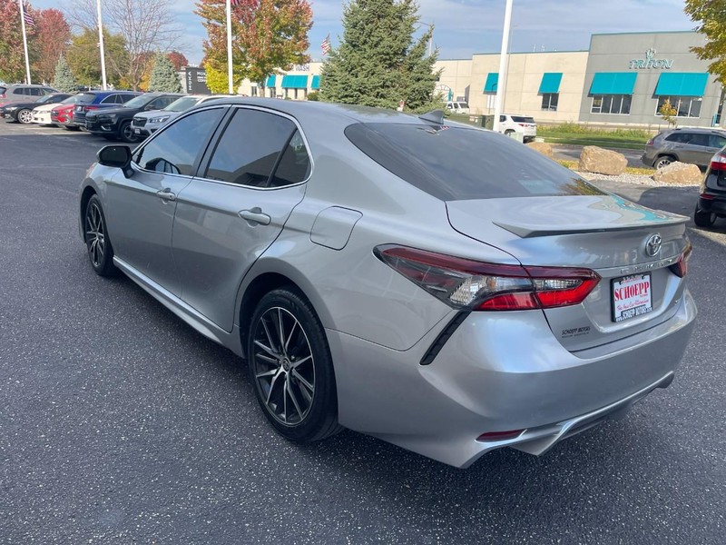 Toyota Camry Vehicle Image 04