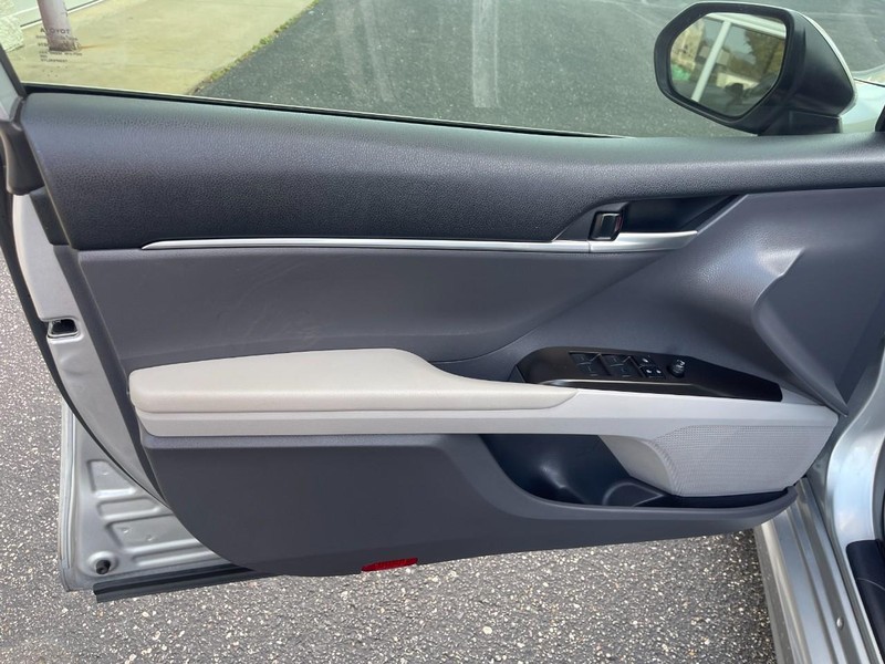 Toyota Camry Vehicle Image 15