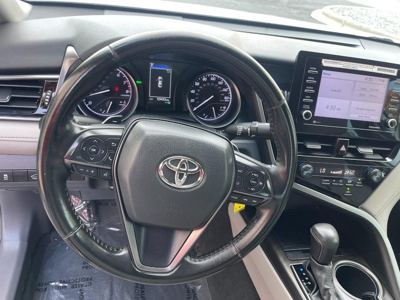 Toyota Camry Vehicle Image 17