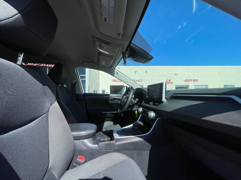 Toyota RAV4 Vehicle Image 03