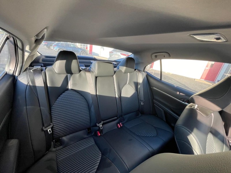 Toyota Camry Vehicle Image 05