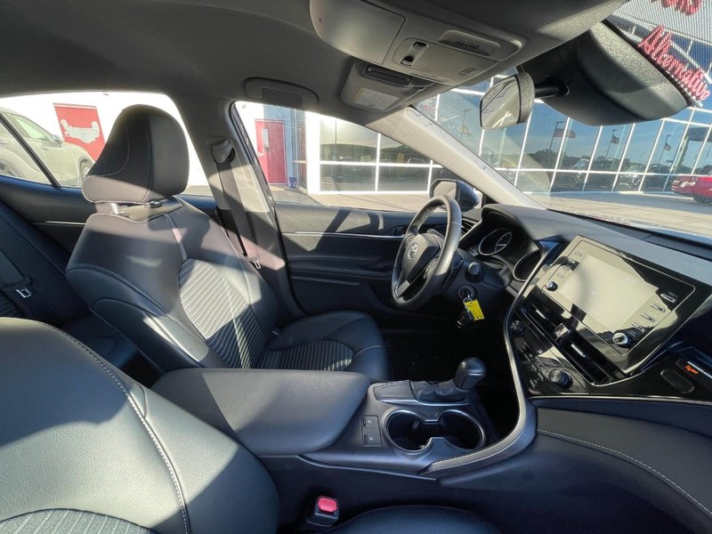 Toyota Camry Vehicle Image 06
