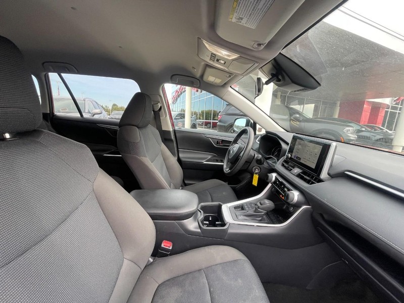 Toyota RAV4 Vehicle Image 03