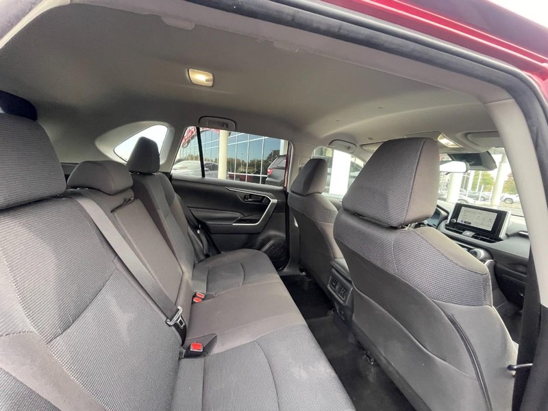 Toyota RAV4 Vehicle Image 04