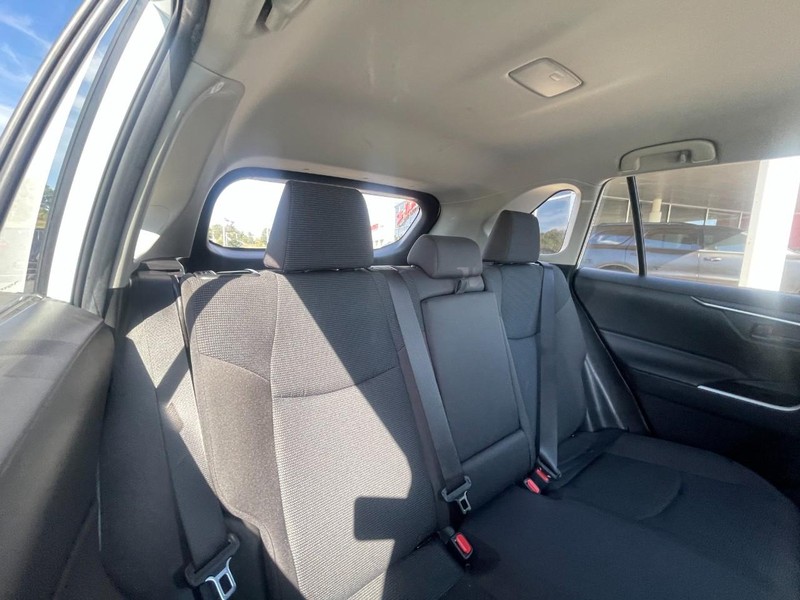 Toyota RAV4 Vehicle Image 05