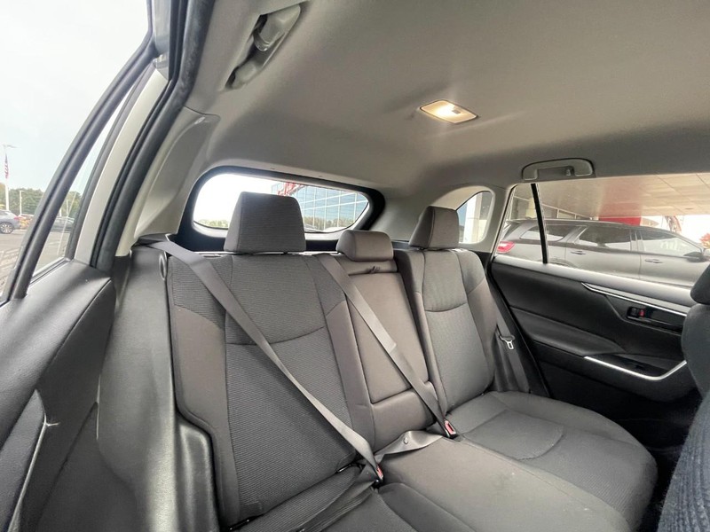 Toyota RAV4 Vehicle Image 05