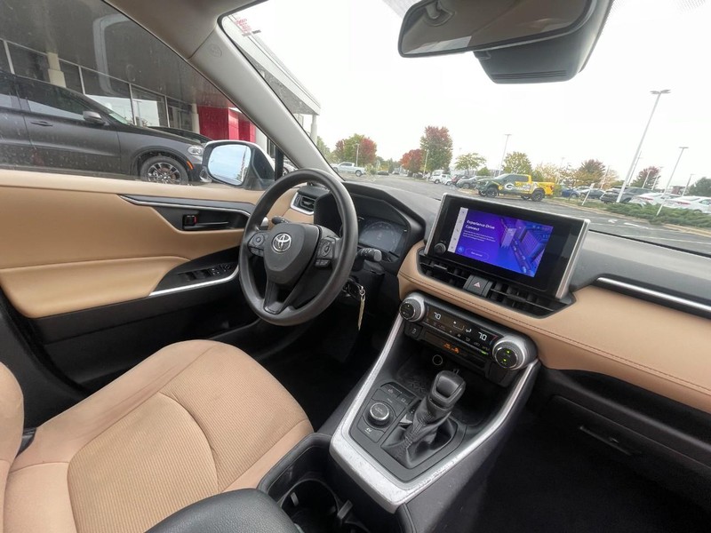Toyota RAV4 Vehicle Image 06