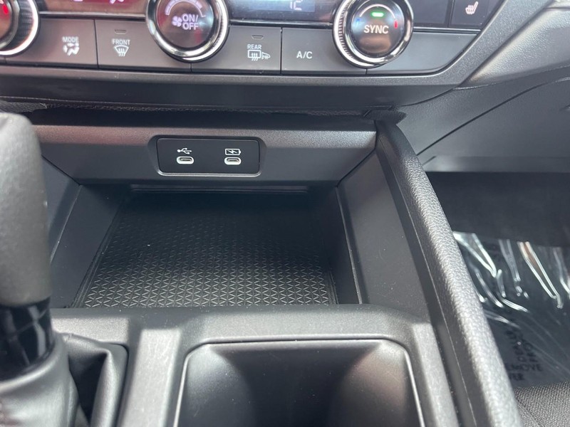 Honda Accord Sedan Vehicle Image 26