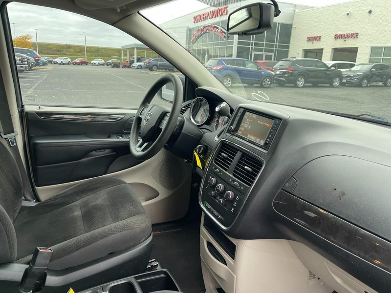 Dodge Grand Caravan Vehicle Image 02