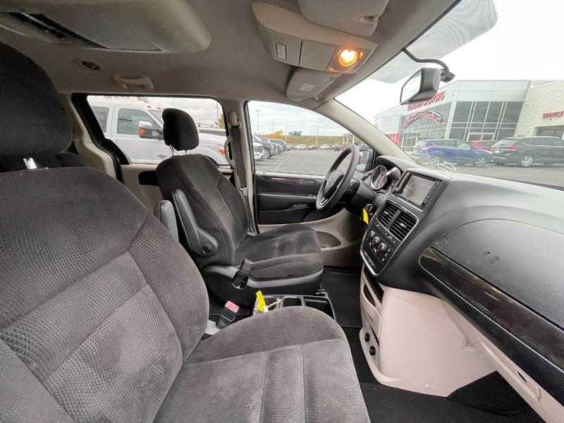 Dodge Grand Caravan Vehicle Image 03